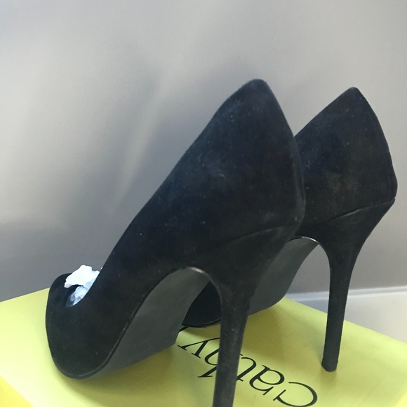 Black Pointed Toe Heels - Picture 3 of 3